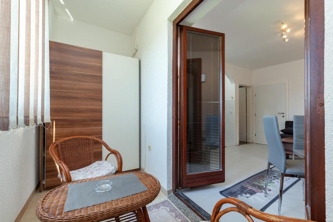 Top Central Apartments Pula Exterior photo