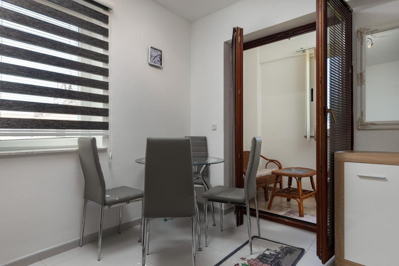 Top Central Apartments Pula Exterior photo