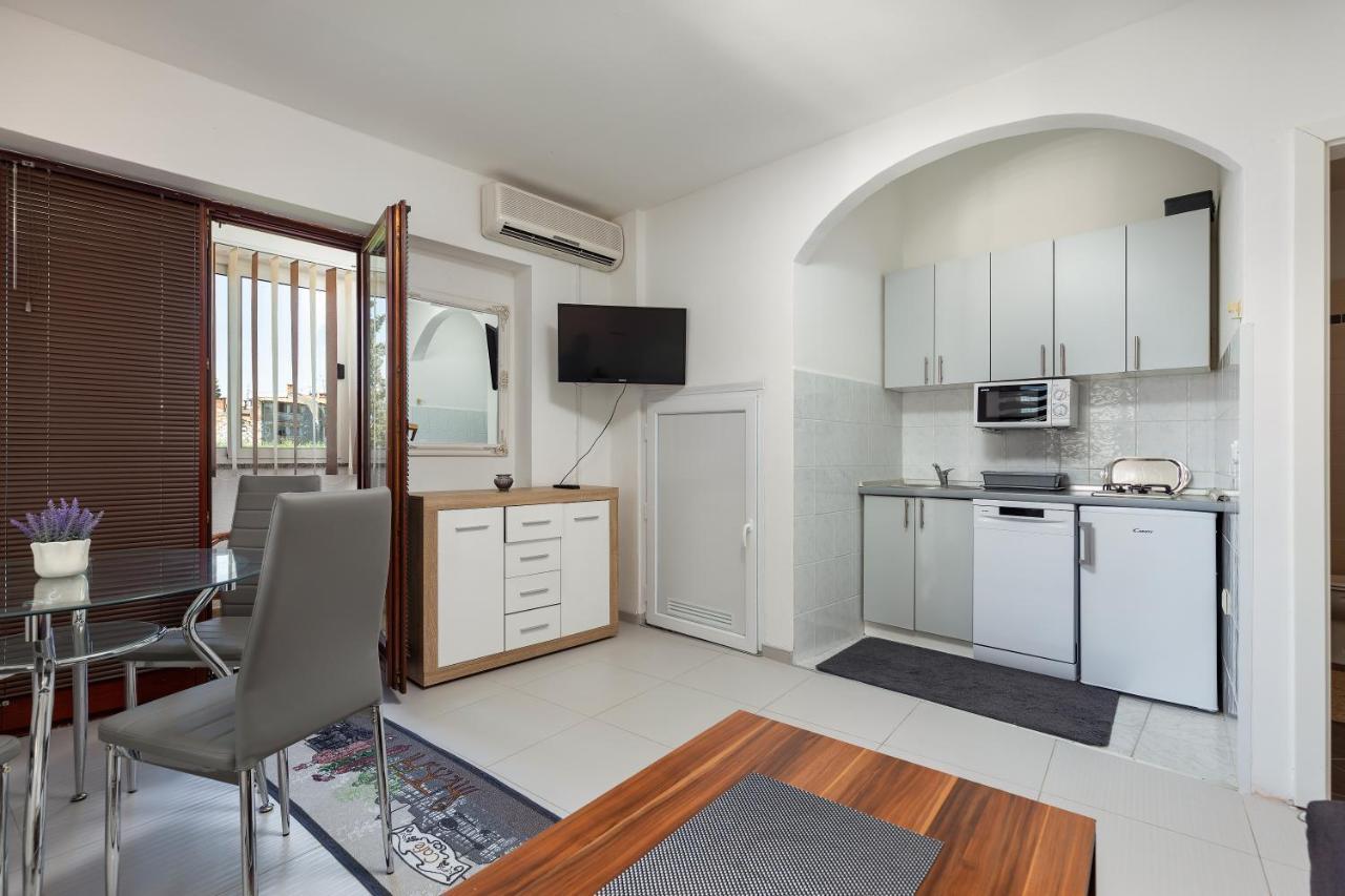 Top Central Apartments Pula Exterior photo