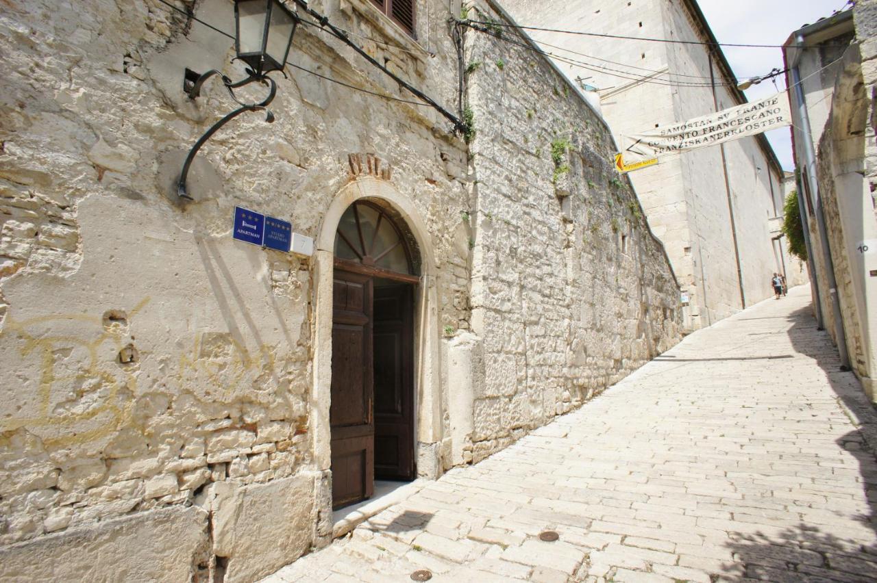Top Central Apartments Pula Exterior photo